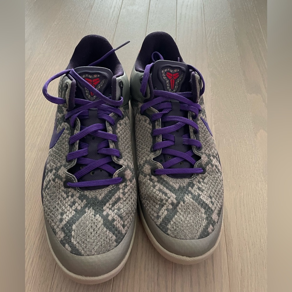 NIKE KOBE 8 SYSTEM 'MINE GREY' GS sz5.5Y